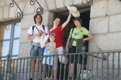 POZDRAV OB ODHODU IZ ČUDOVITE MESTNE HIŠE V MEDINI.