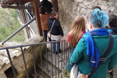 OKOLI SVETIŠČA  SO SAMI STRMI PREHODI.